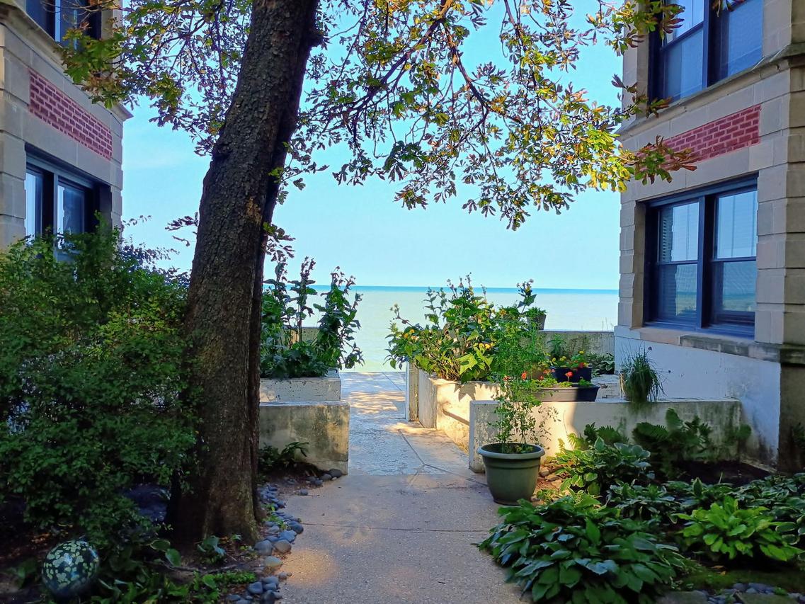 7641 N Eastlake Ter. #2D, Chicago, IL 60626