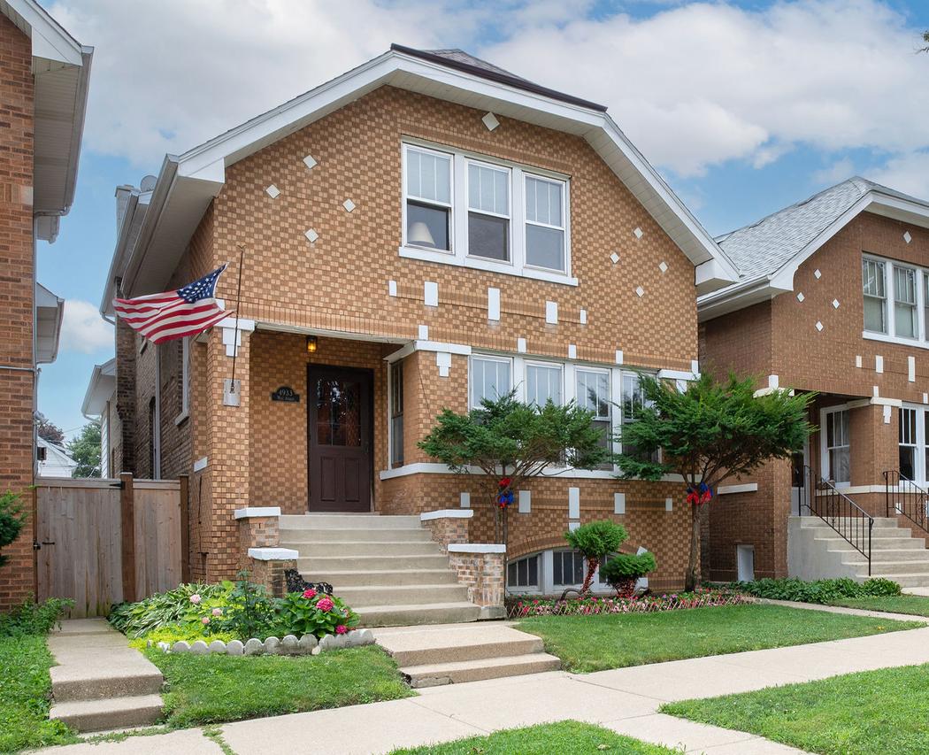 4933 W Ainslie St., Chicago, IL 60630
