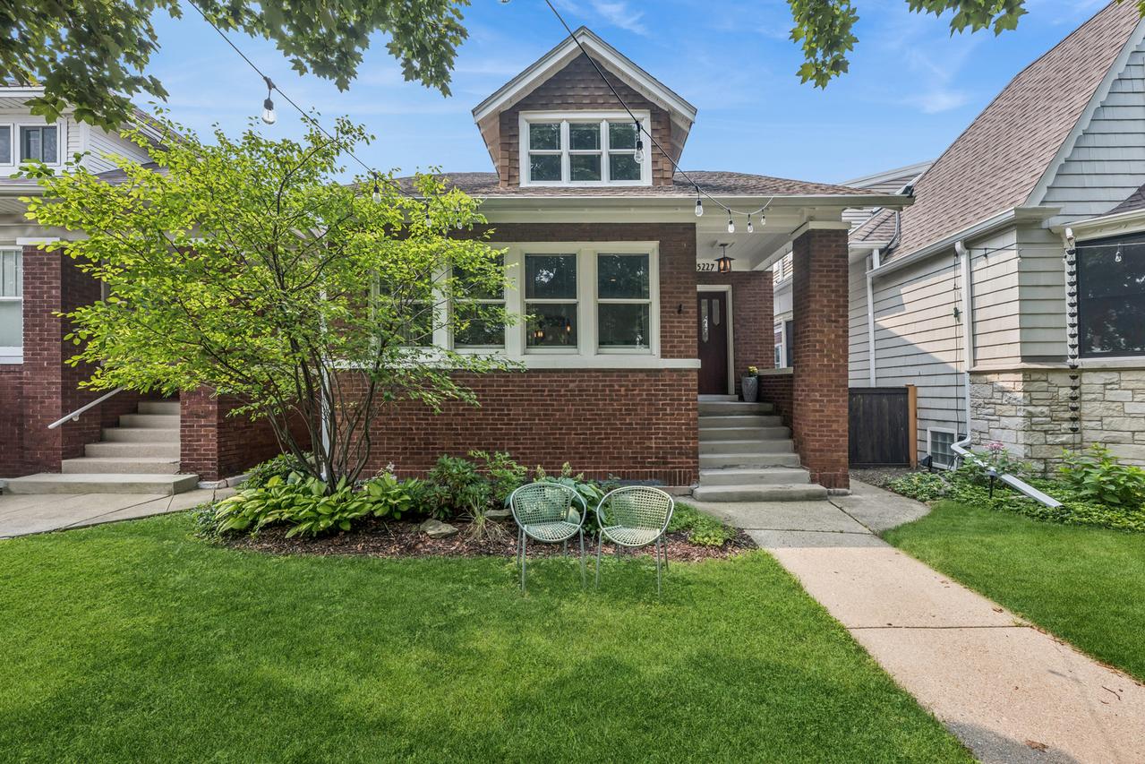 5227 W Berteau Ave., Chicago, IL 60641