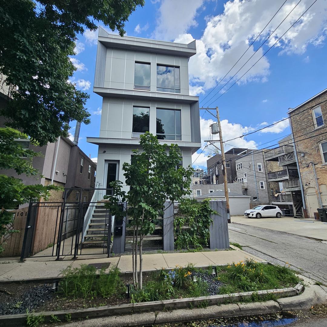 1013 N Honore St. #1, Chicago, IL 60622