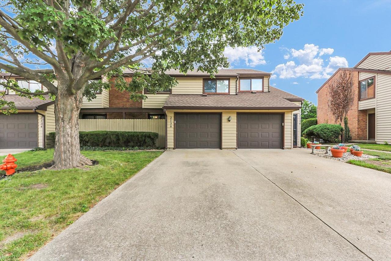 2138 Harbortown Cir., Champaign, IL 61821