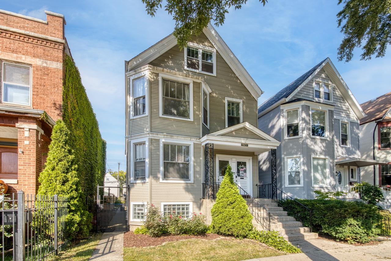 3748 N Spaulding Ave., Chicago, IL 60618