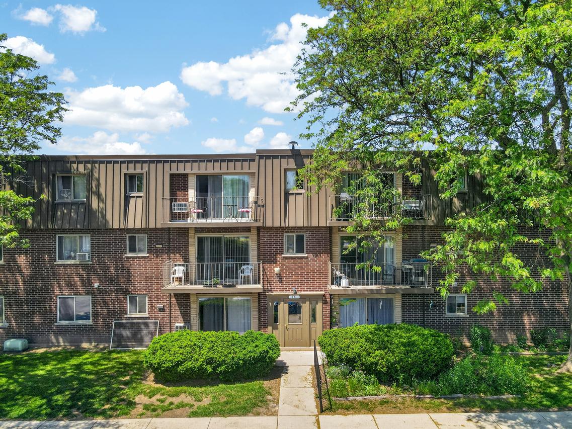 571 Fairway View Dr. #3K, Wheeling, IL 60090