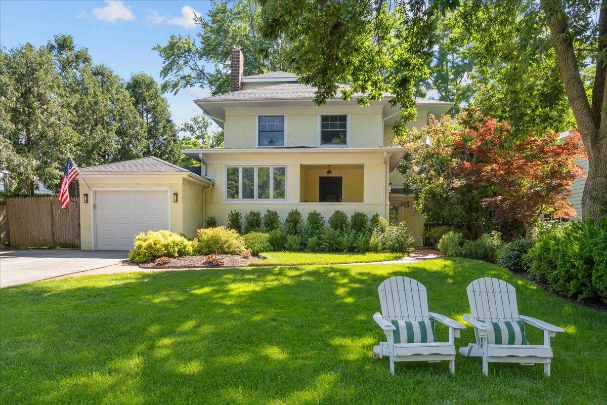 411 E Illinois Rd., Lake Forest, IL 60045