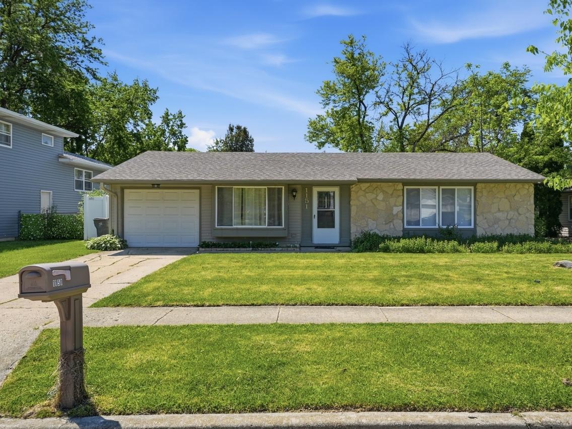 1151 Leawood Dr., Elgin, IL 60120