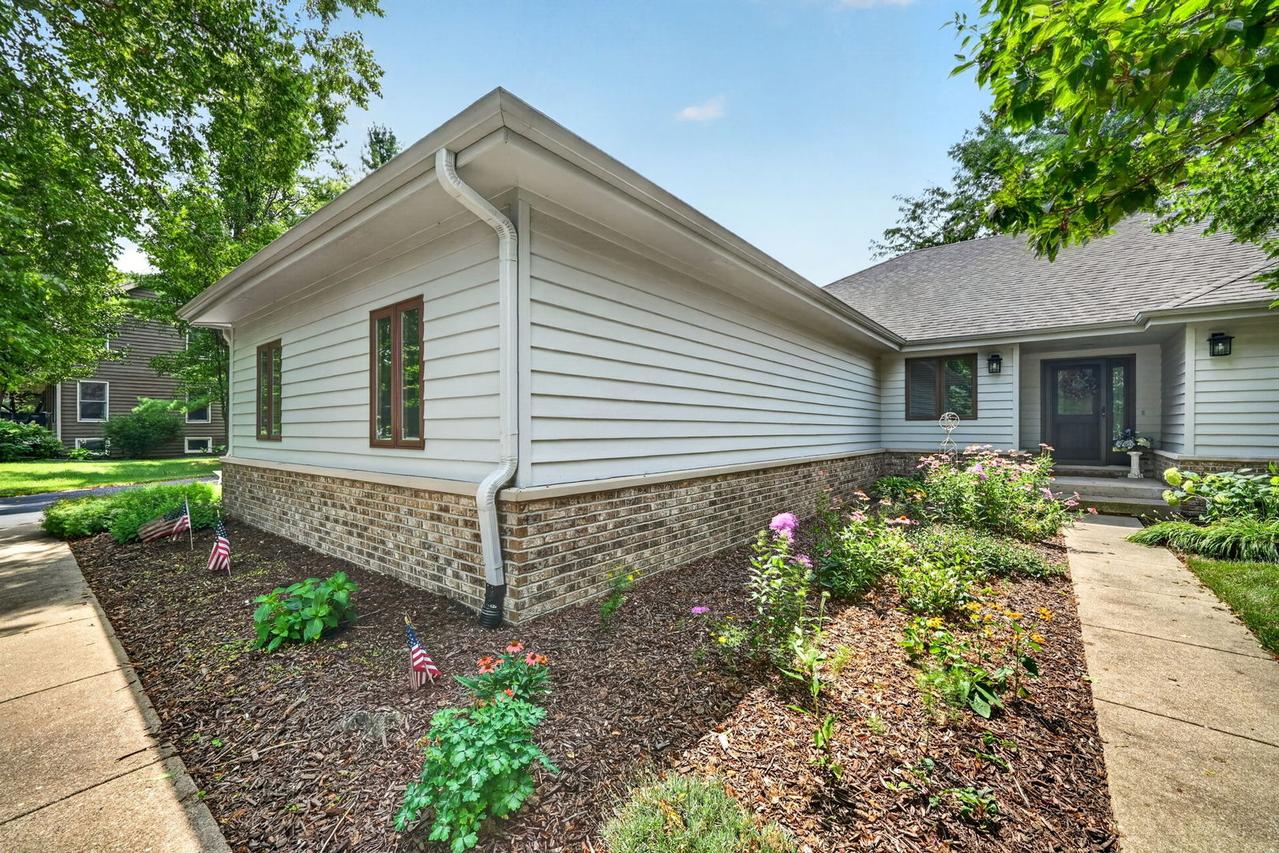 10293 E Hickory Ridge Dr., Rochelle, IL 61068