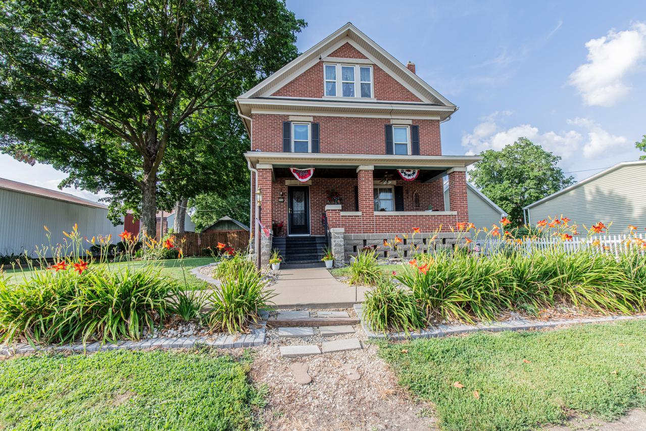 96 E Railroad St., Lamoille, IL 61330