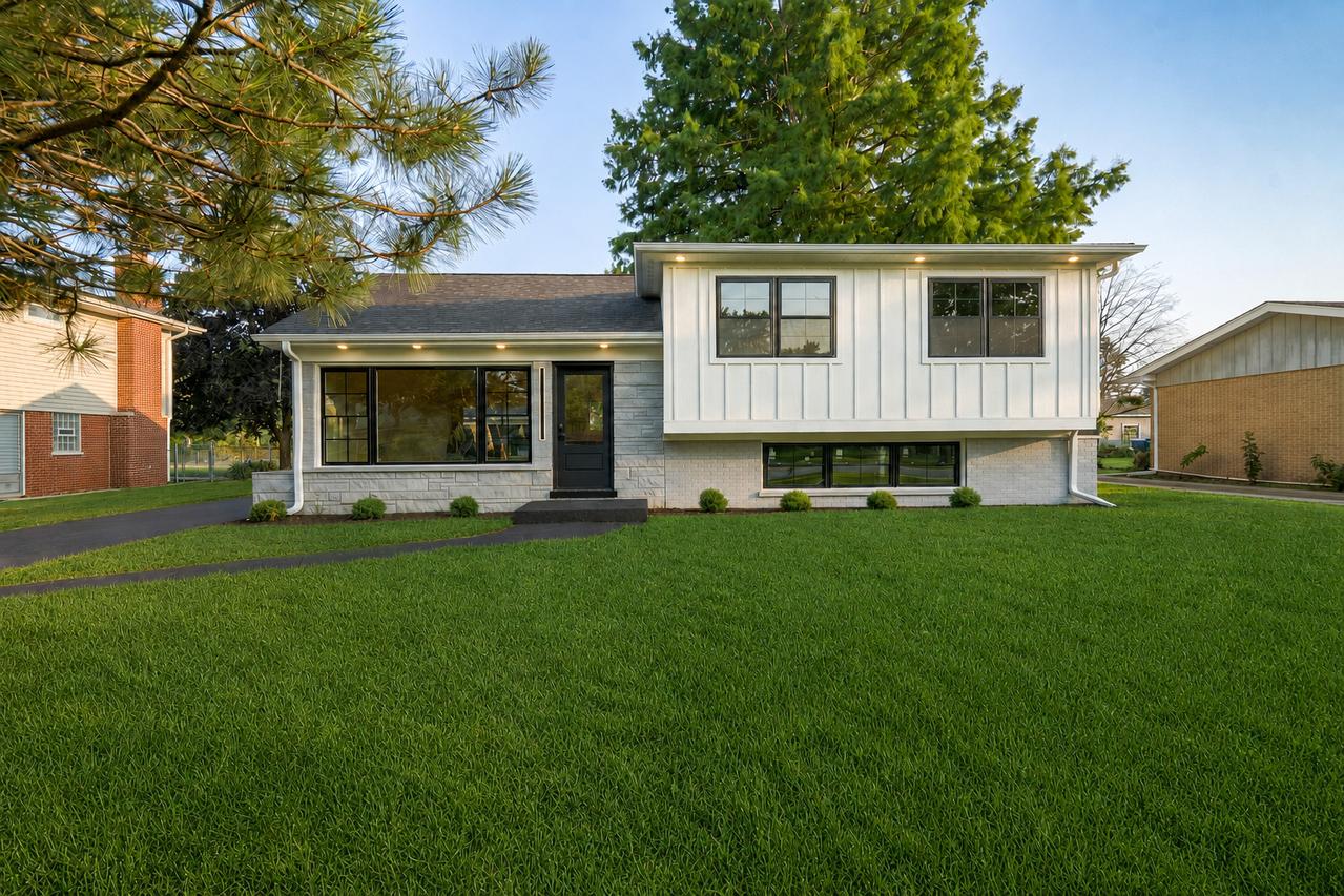 1707 W Martin Ln., Mount Prospect, IL 60056