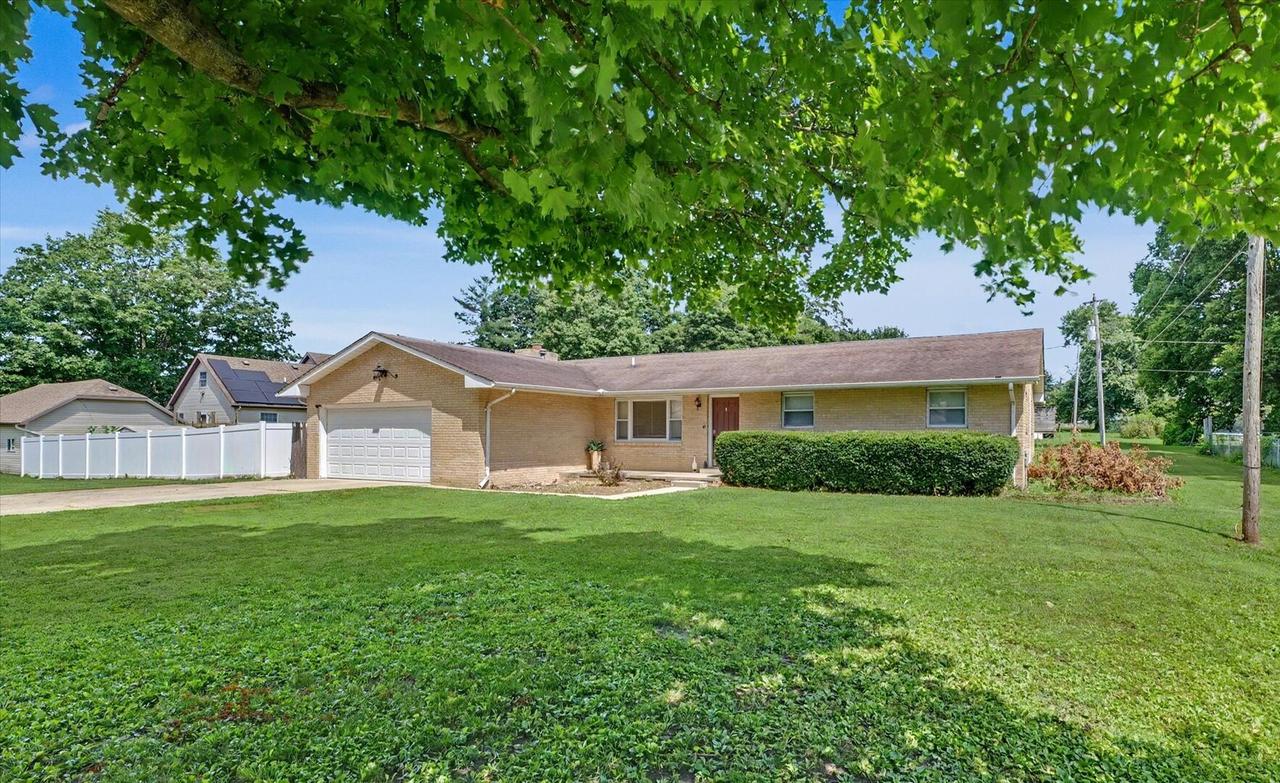 408 E Victory St., Sidney, IL 61877