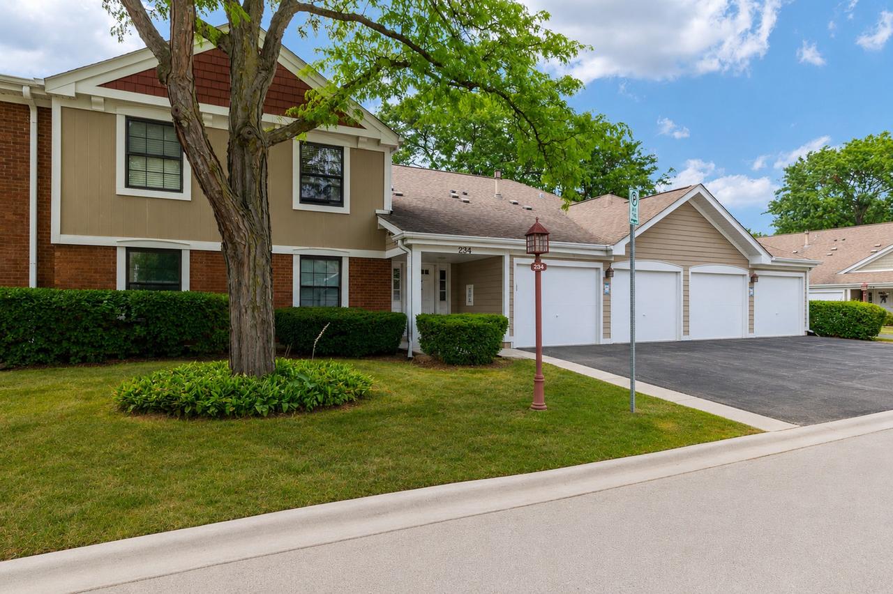 234 Deerpath Ct. #D1, Schaumburg, IL 60193