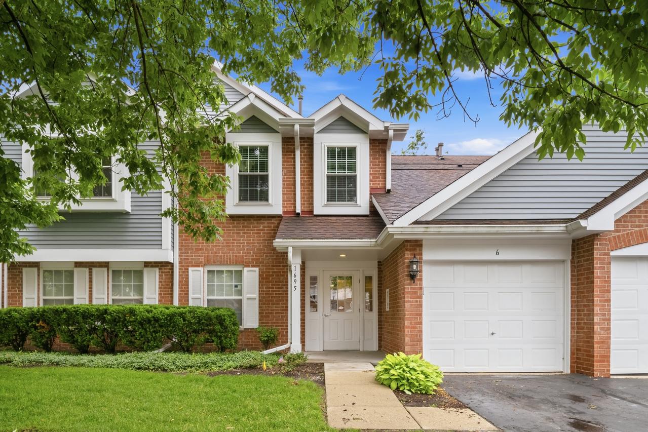 1695 Mansfield Ct. #6, Roselle, IL 60172