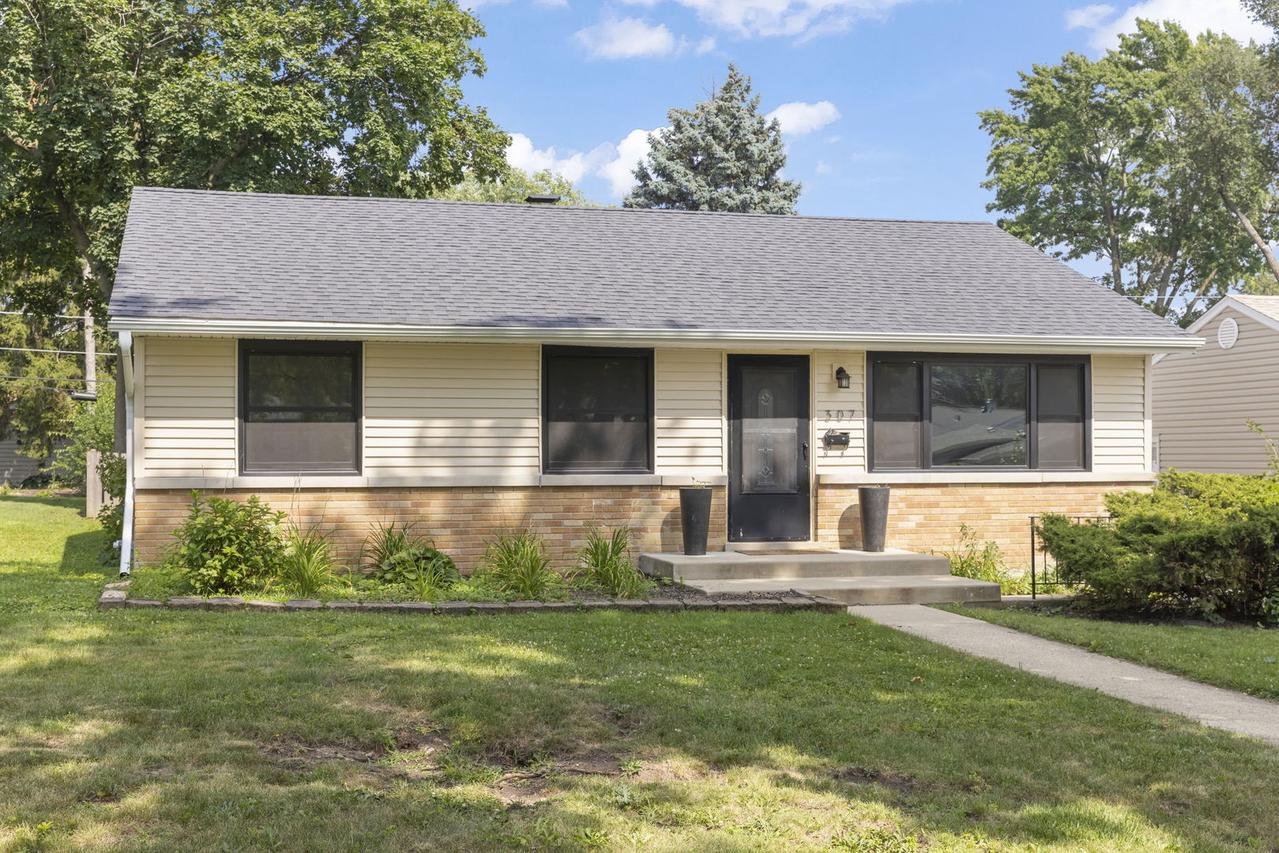 307 S Pierce Ave., Wheaton, IL 60187