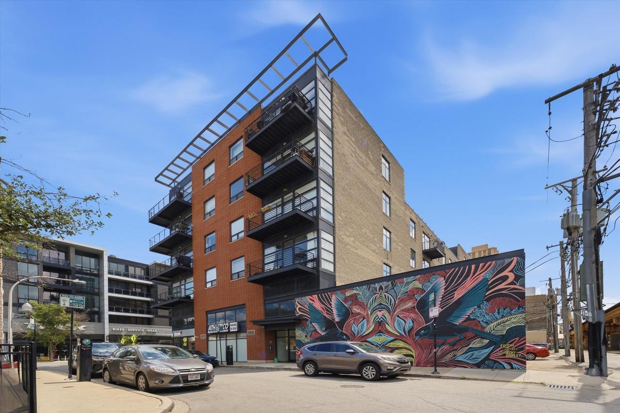 2045 W Concord Pl. #606, Chicago, IL 60647