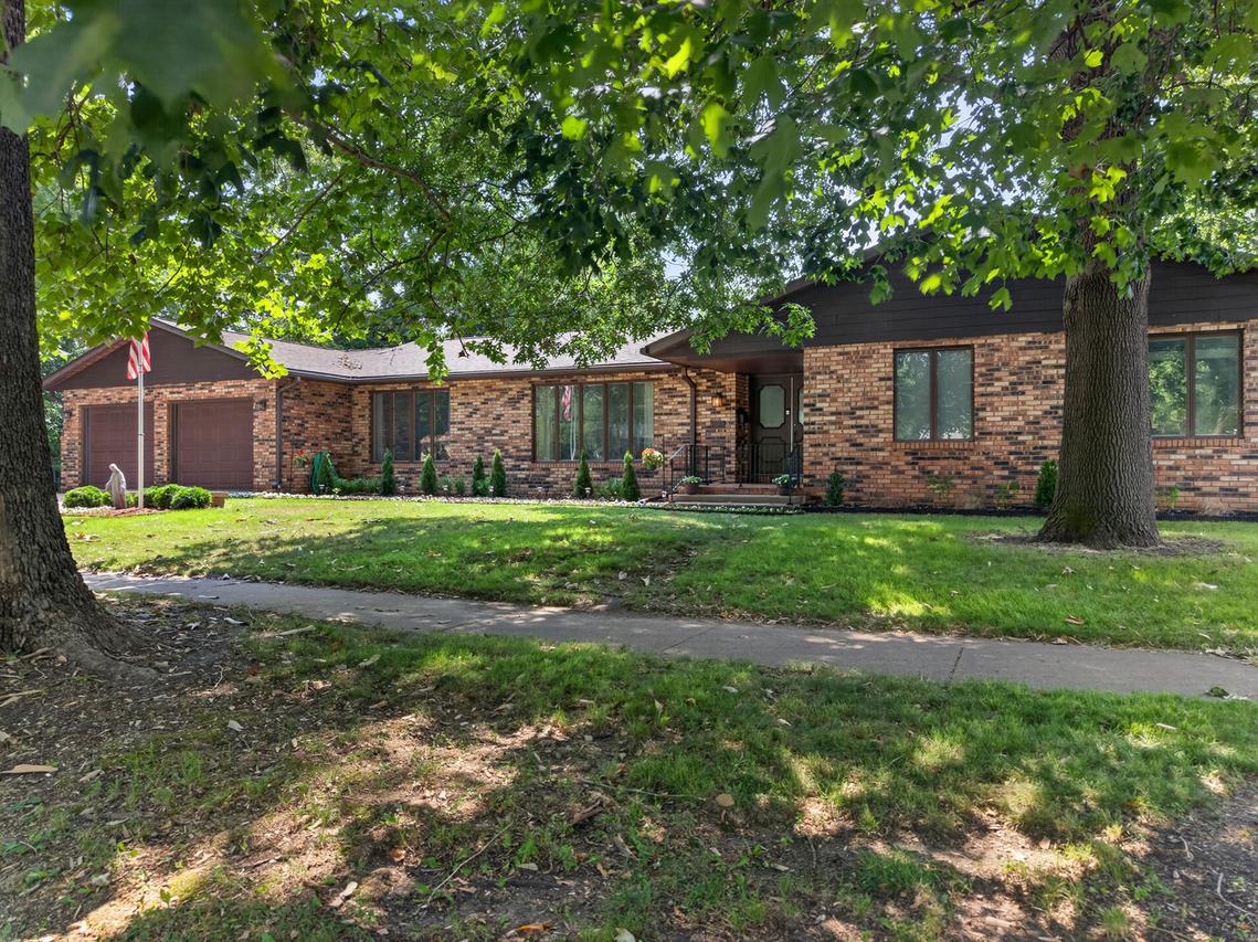 1337 Ottawa Ave., Ottawa, IL 61350