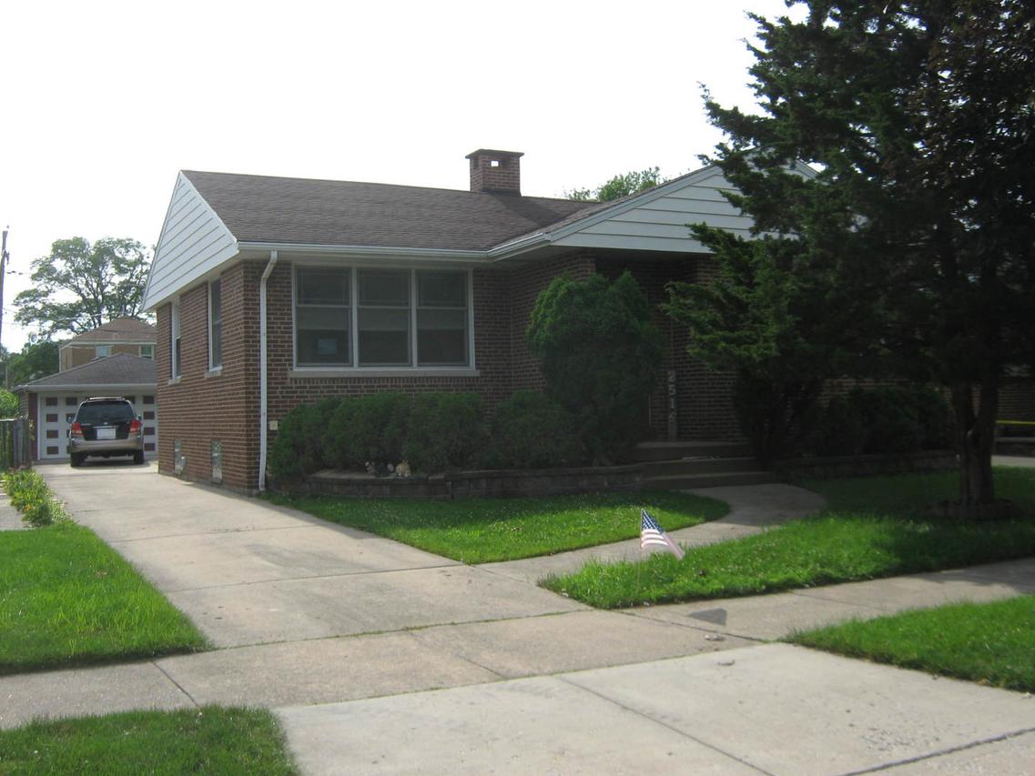 2516 S 7th Ave., North Riverside, IL 60546