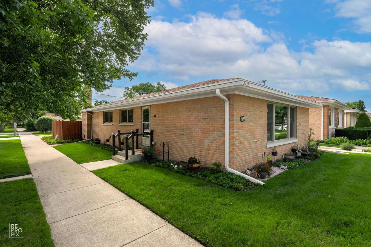 9457 Lawler Ave., Skokie, IL 60077