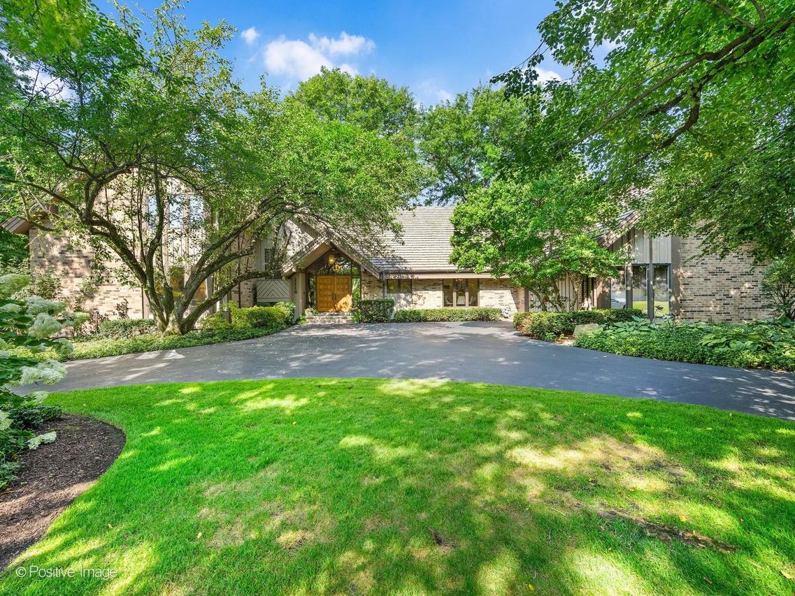 1116 Laurie Ln., Burr Ridge, IL 60527