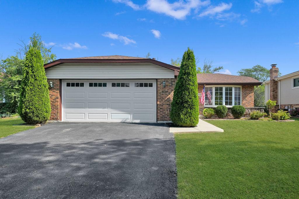 8840 Leslie Dr., Orland Hills, IL 60487