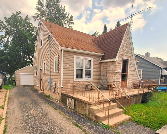 New Homes with Master Bedrooms on the 1st Floor That Attend LaSalle-Peru Township High School: July 18th to July 24th