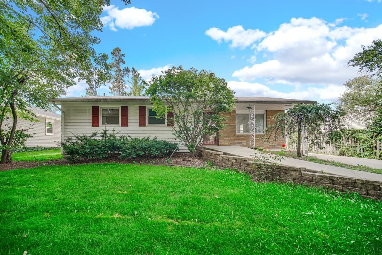 223 S Randall Rd., Aurora, IL 60506
