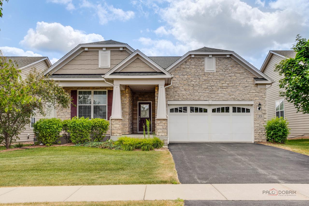 35 Pacific Ave., Hawthorn Woods, IL 60047
