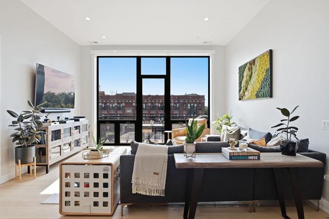 New Homes with Master Bedrooms on the 1st Floor in Ukrainian Village: July 25th to July 31st