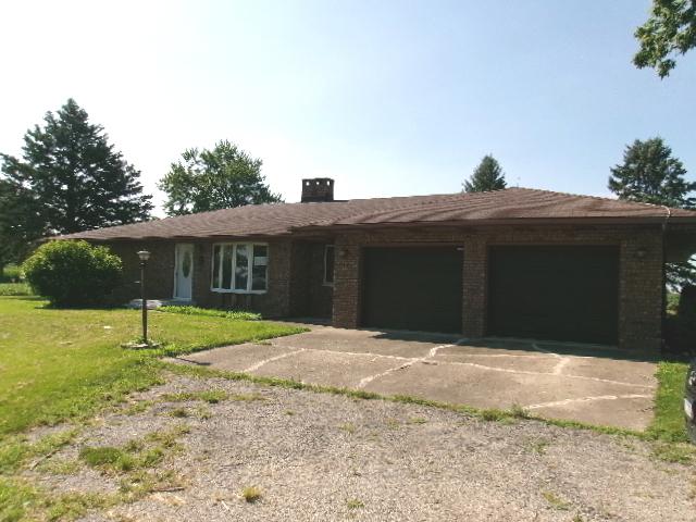 1074 N 2nd Rd., Dana, IL 61321