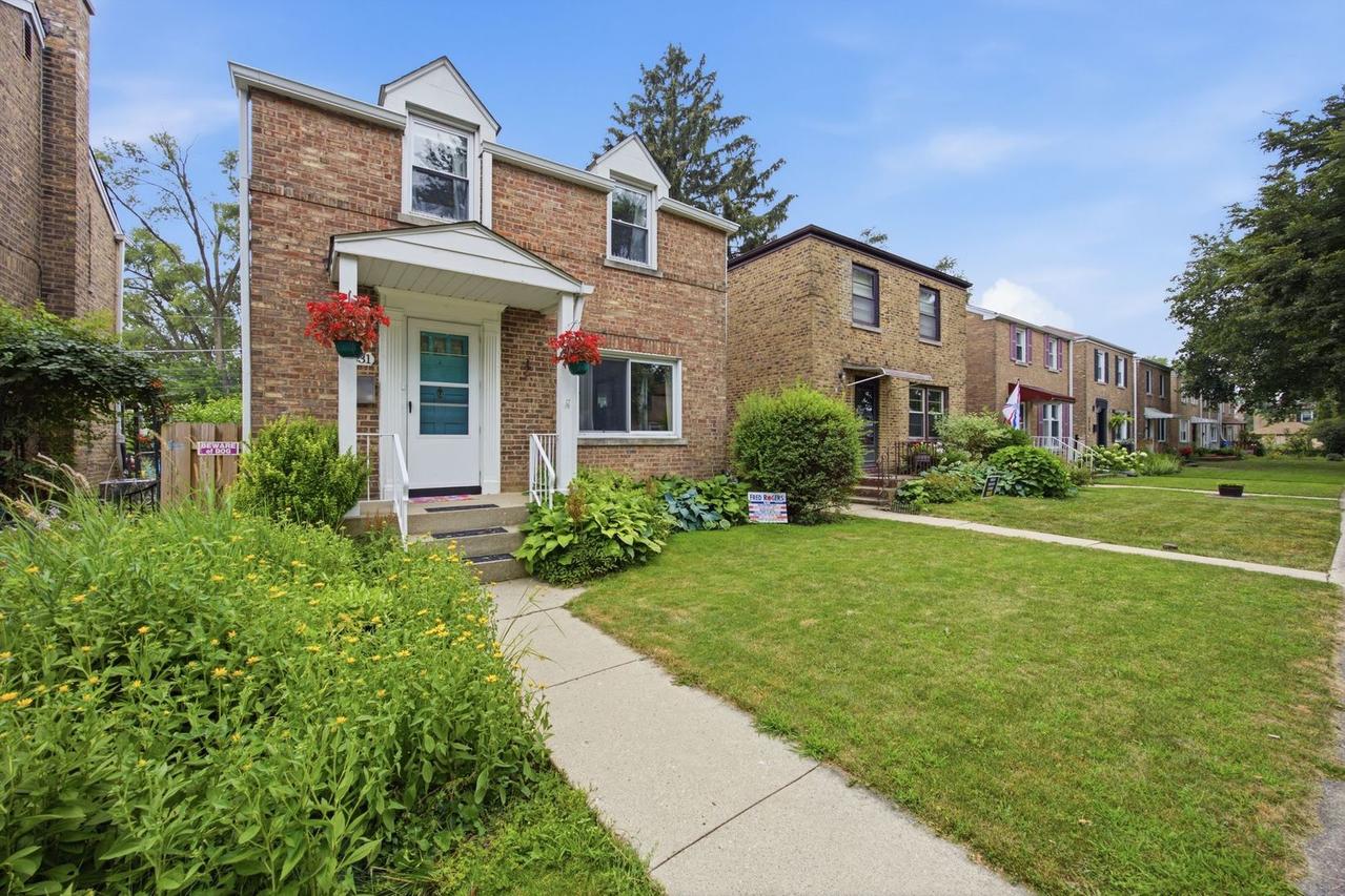 3831 Kirk St., Skokie, IL 60076