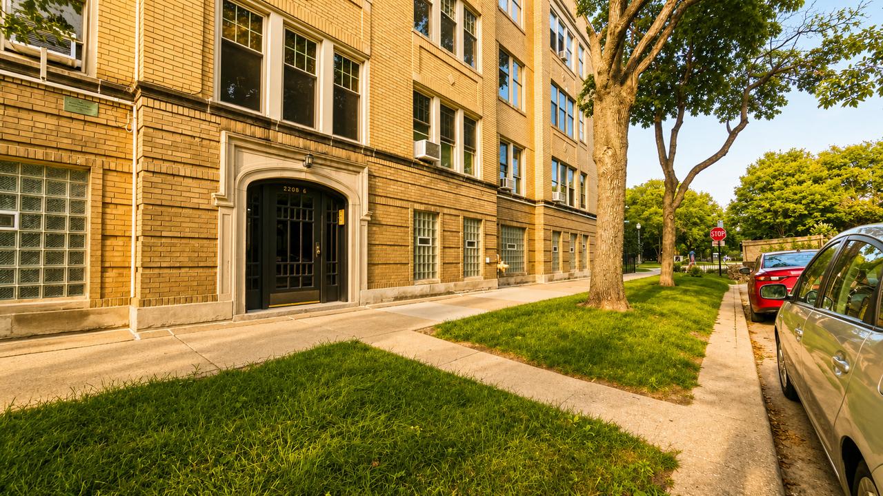 2208 W Winnemac Ave. #2, Chicago, IL 60625