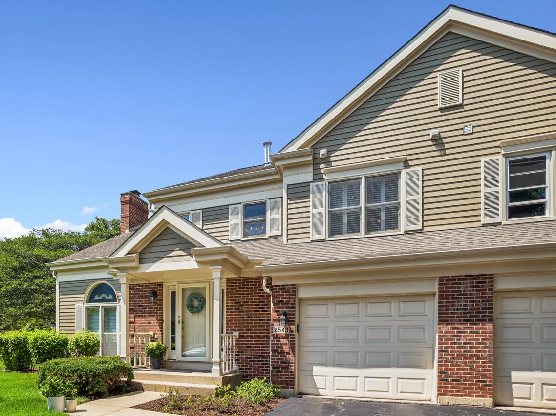 2543 E Hunter Dr., Arlington Heights, IL 60004