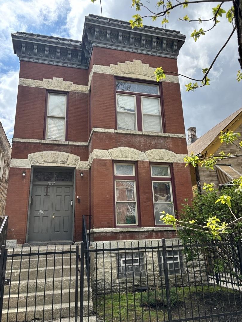 3027 W Flournoy St., Chicago, IL 60612
