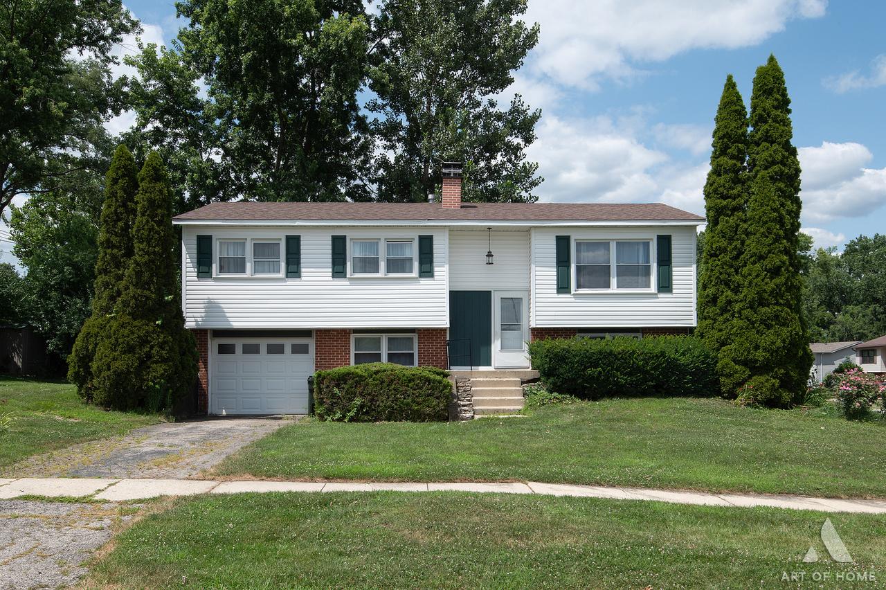 7756 Chestnut Ave., Woodridge, IL 60517