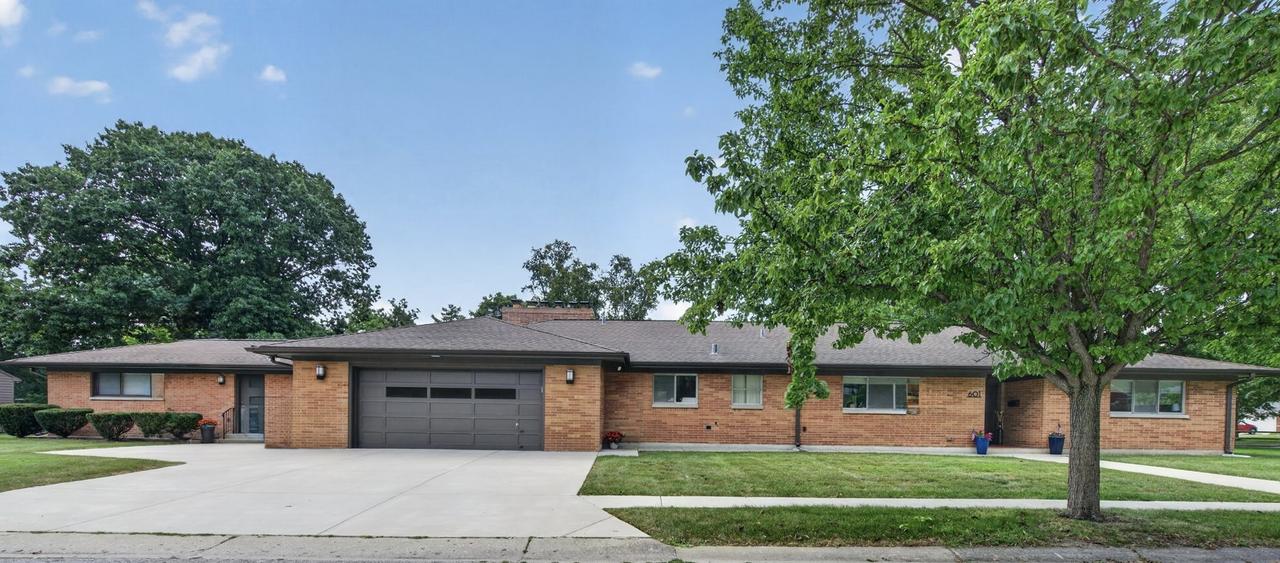 601 Marion Ave., St. Charles, IL 60174