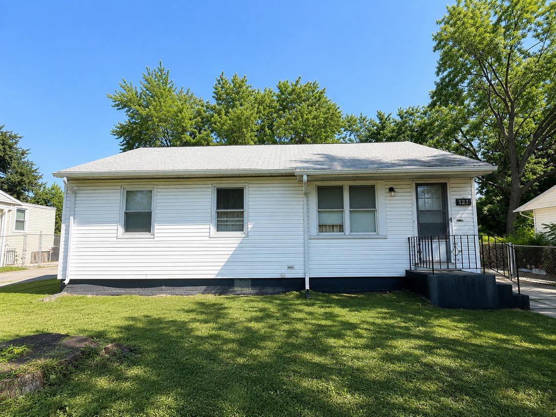 427 E Birch Dr., Glenwood, IL 60425