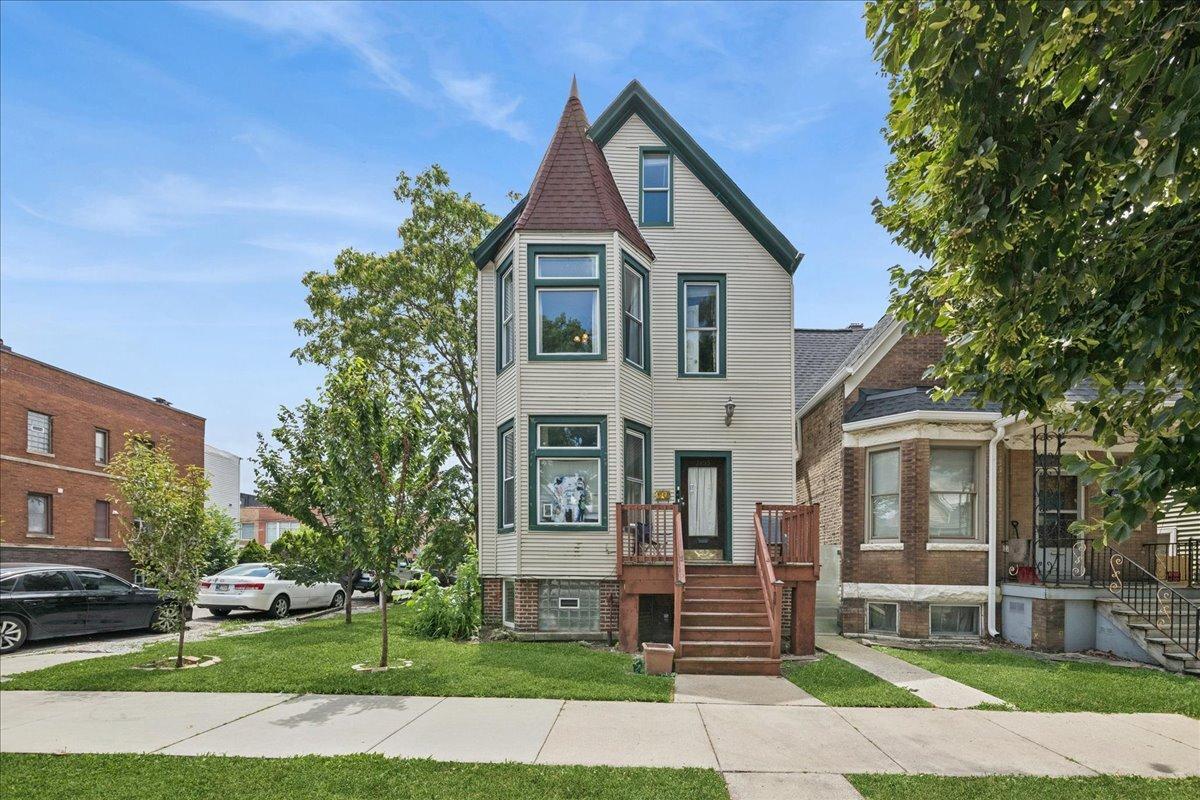 2835 W Wellington Ave. #2, Chicago, IL 60618