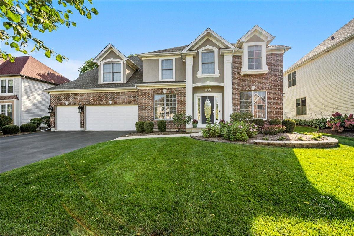 719 Chasewood Dr., South Elgin, IL 60177