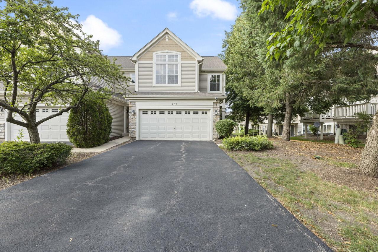 487 Vaughn Cir., Aurora, IL 60502
