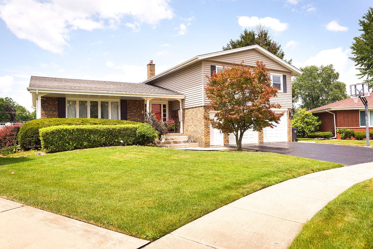 16536 Maple Ct., South Holland, IL 60473
