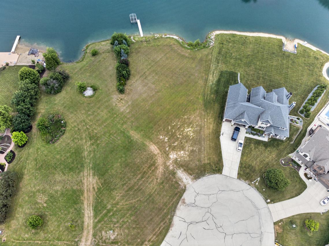 216 Slalom Ct., Minooka, IL 60447