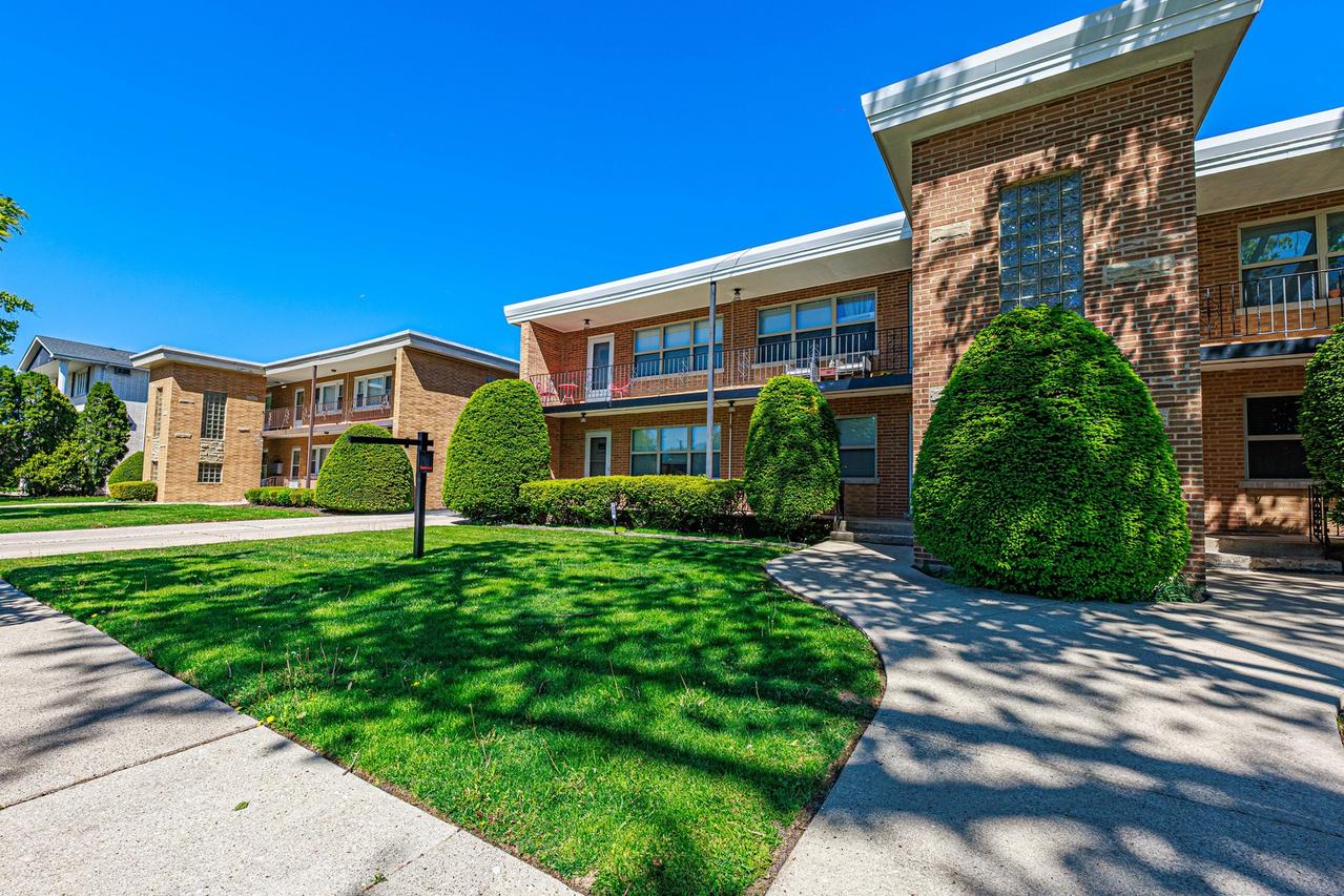1235 Homestead Rd. #A, La Grange Park, IL 60526