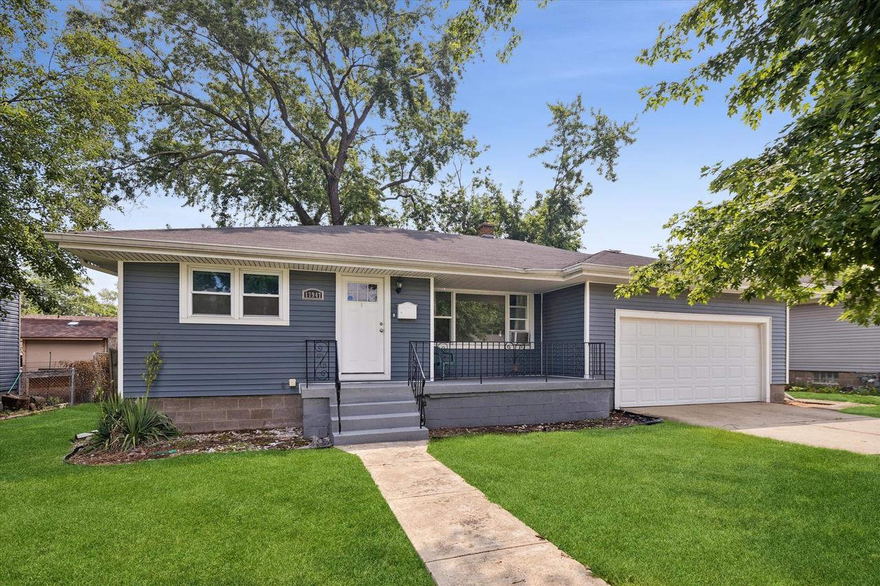 17947 William St., Lansing, IL 60438