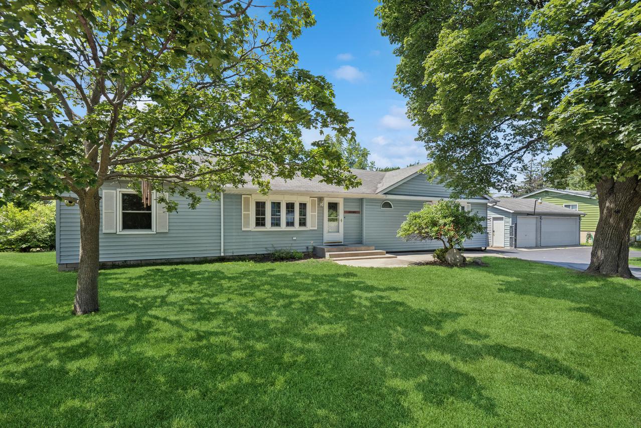 33320 N Sunset Ave., Grayslake, IL 60030