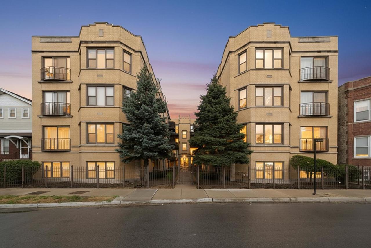 3008 W Addison St. #3S, Chicago, IL 60618