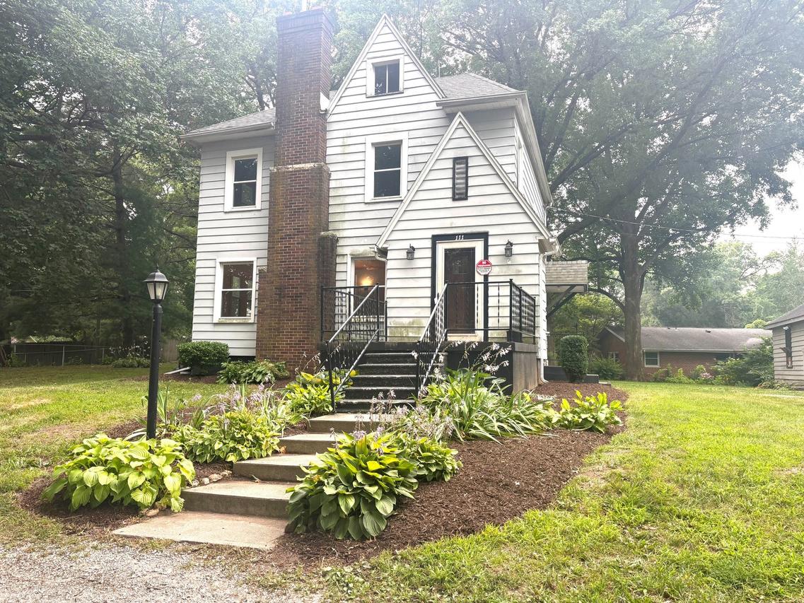 111 Douglas St., Prophetstown, IL 61277