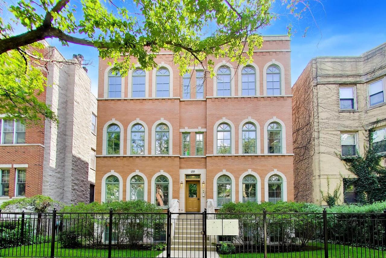 4309 N Richmond St. #2S, Chicago, IL 60618