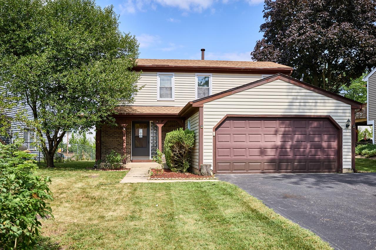 593 Iroquois Tr., Carol Stream, IL 60188