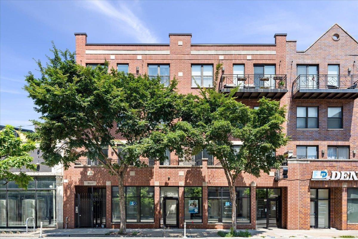 2513 N Milwaukee Ave. #3N, Chicago, IL 60647