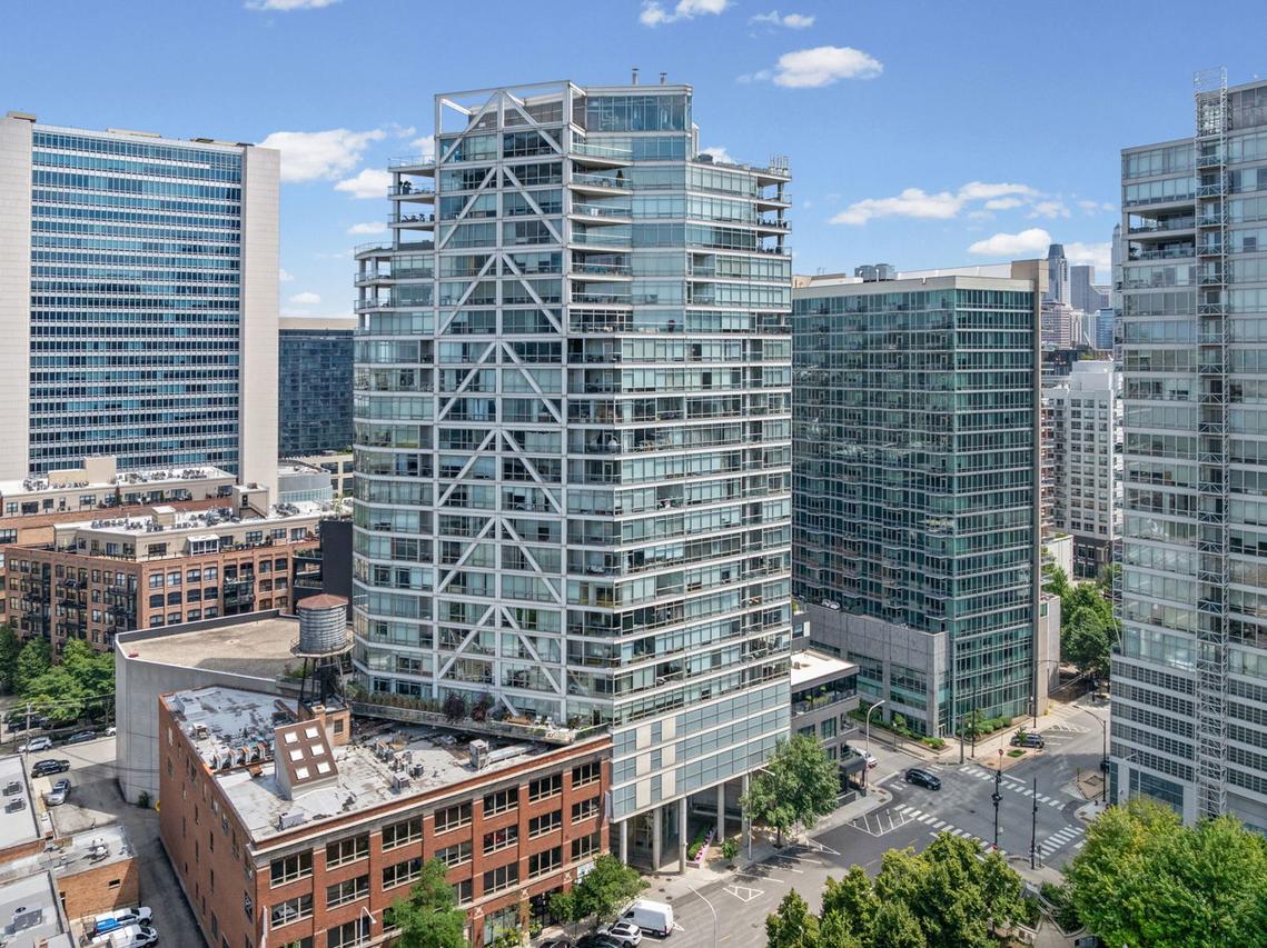 510 W Erie St. #1303, Chicago, IL 60654