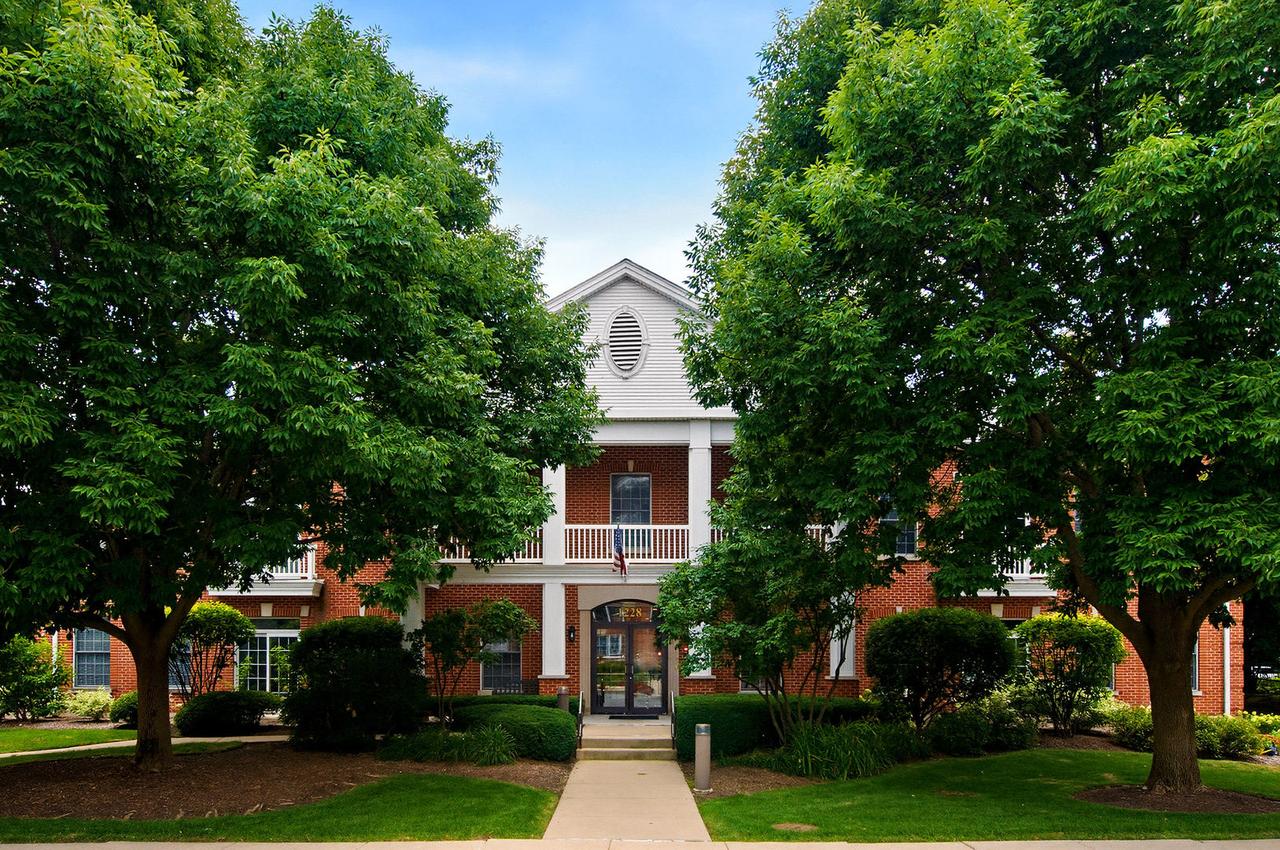 1228 Depot St. #2-D, Glenview, IL 60025