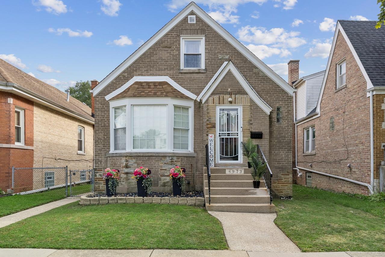 6973 W Nelson St., Chicago, IL 60634